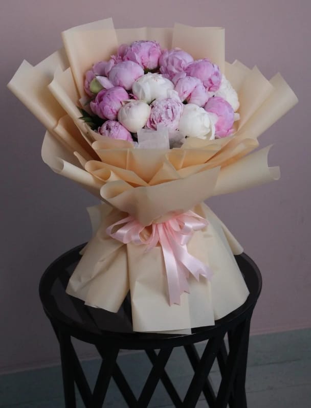 Elegant Purple & White Roses Bouquet